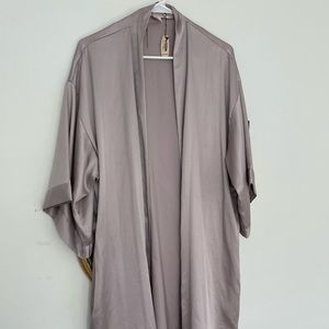 NWT LIGHT LAVENDER/ GREY SATIN VS ROBE